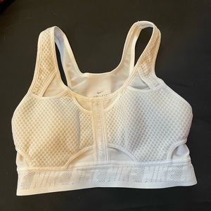 Nike Dri Fit Ultra Breathe Sports Bra